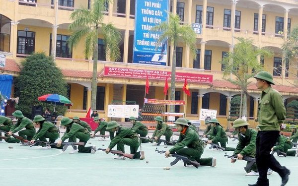 Ban hành chương trình mới môn Giáo dục quốc phòng cho trường THPT