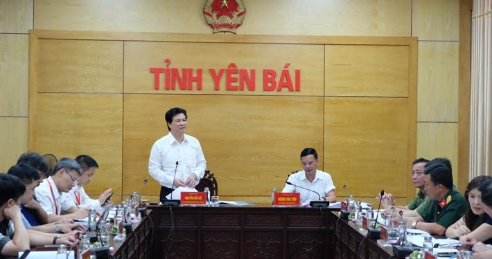 Bộ GD&ĐT: Đề thi tham khảo sẽ khó hơn đề thi chính thức