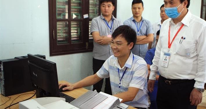 Chấm thi tốt nghiệp THPT: Trên 90% bài thi tự luận đạt điểm trên trung bình