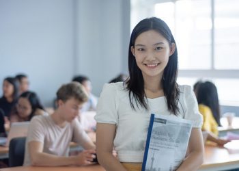 Chọn học ngành Kinh tế – Làm thế nào để ra trường có việc làm?