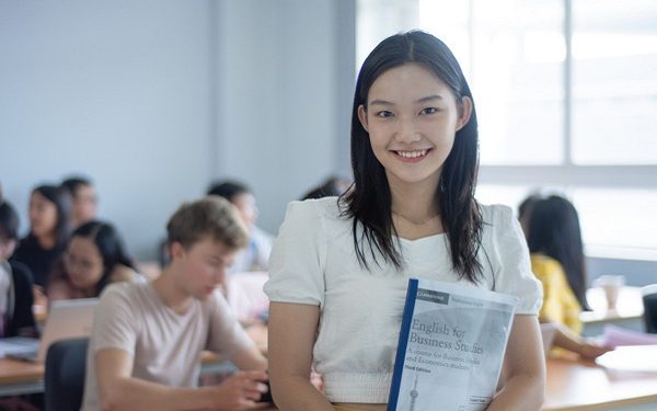 Chọn học ngành Kinh tế – Làm thế nào để ra trường có việc làm?