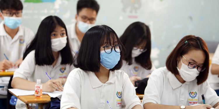 Covid-19: TPHCM yêu cầu thực hiện giãn cách khi tổ chức kiểm tra học kỳ 1