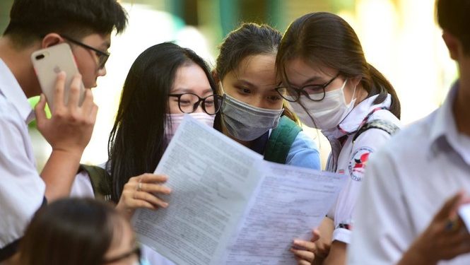 Dự kiến điểm chuẩn các trường hot cao ngất ngưởng, ngành nào đang cao nhất?