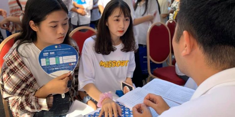 Học ngành gì, nghề gì để có mức lương 15-20 triệu đồng khi ra trường?