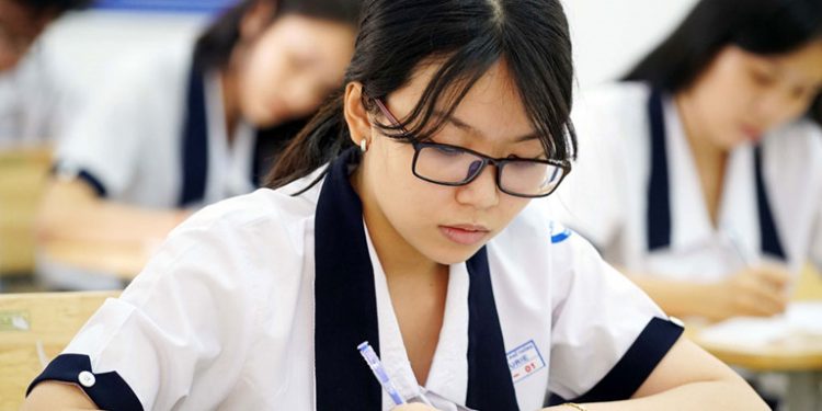 Học sinh không đi học thêm và nỗi lo con bị giáo viên trù dập