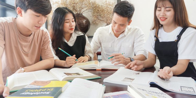 Kinh nghiệm học tốt các môn đại cương cho tân sinh viên