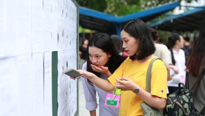 Nên chọn ngành học theo sở thích hay ngành ra trường có công việc ổn định?