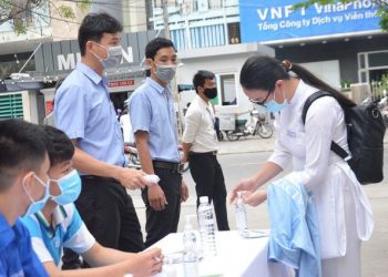 Nếu có dấu hiệu ho, sốt khi làm bài thi, thí sinh sẽ được dự thi ở phòng dự bị