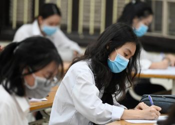 Ngăn ngừa gian lận thi từ… khẩu trang