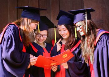 Ngành học nào có nhiều sinh viên tốt nghiệp làm trái ngành?