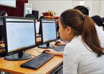 Thi tốt nghiệp THPT sẽ sớm được thi trên máy tính
