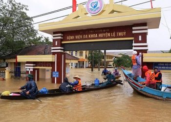 TP.HCM: Hàng loạt trường giảm học phí, tặng học bổng cho SV miền Trung