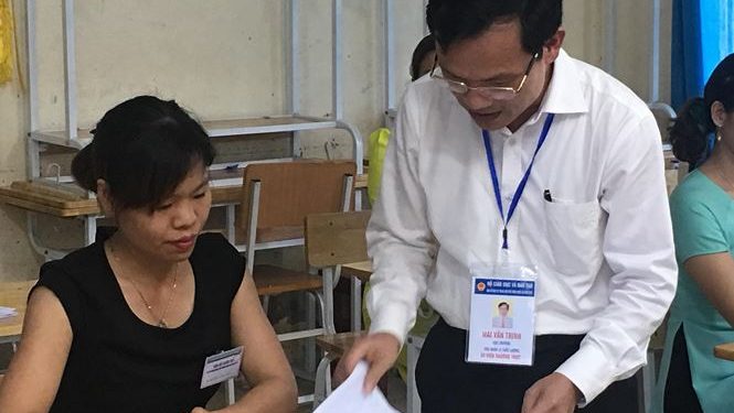 Vừa lo thi vừa gấp rút ứng phó thời tiết, dịch bệnh