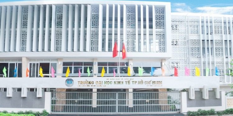 Đại học kinh tế TPHCM thông báo tuyển sinh Văn bằng 2 đại học chính quy