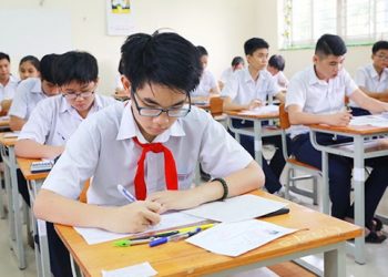 Nhiều thí sinh tại Hà Nội lo không qua điểm 5 vì đề thi chuyên quá khó